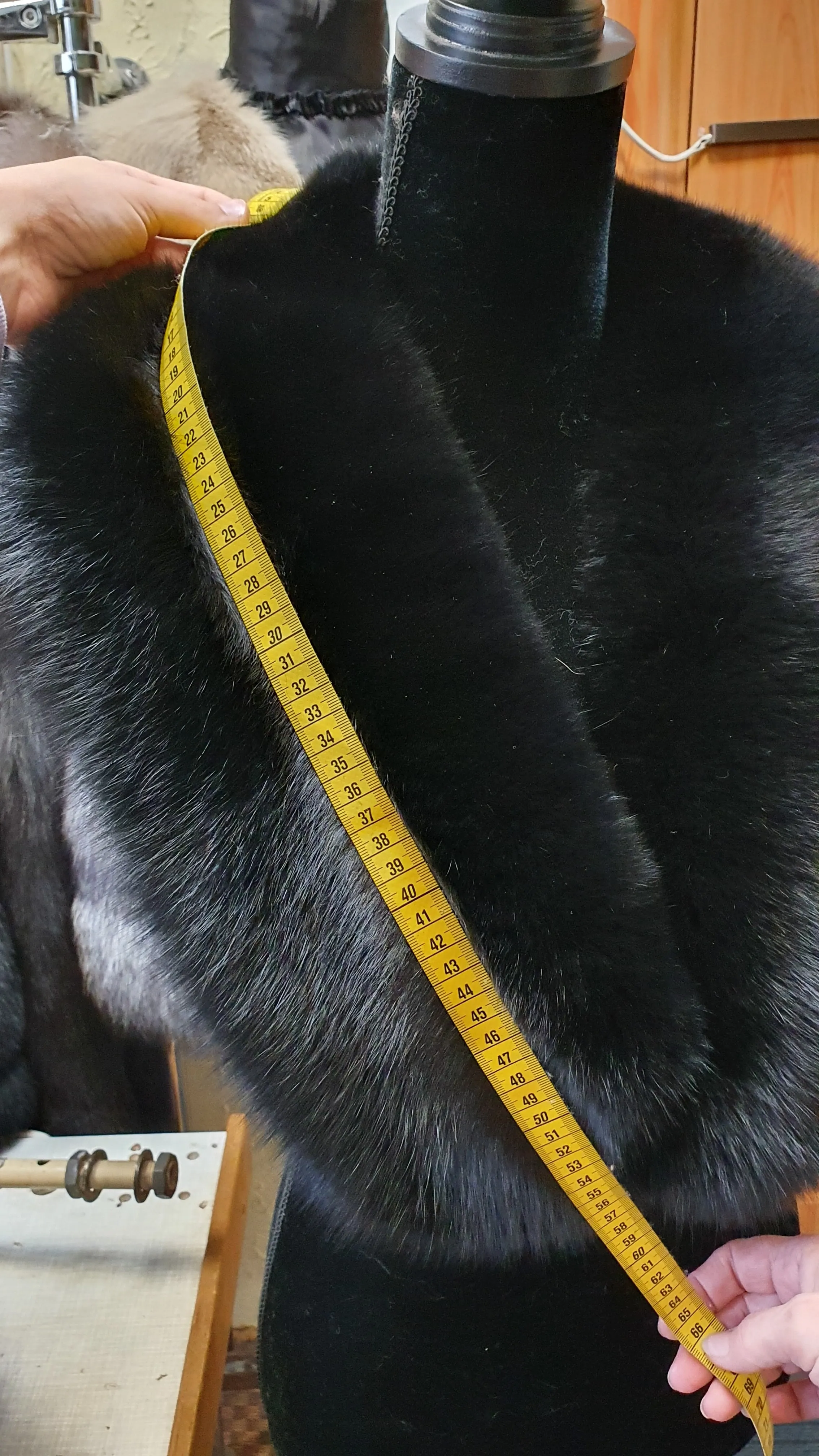 Black polar fox collar