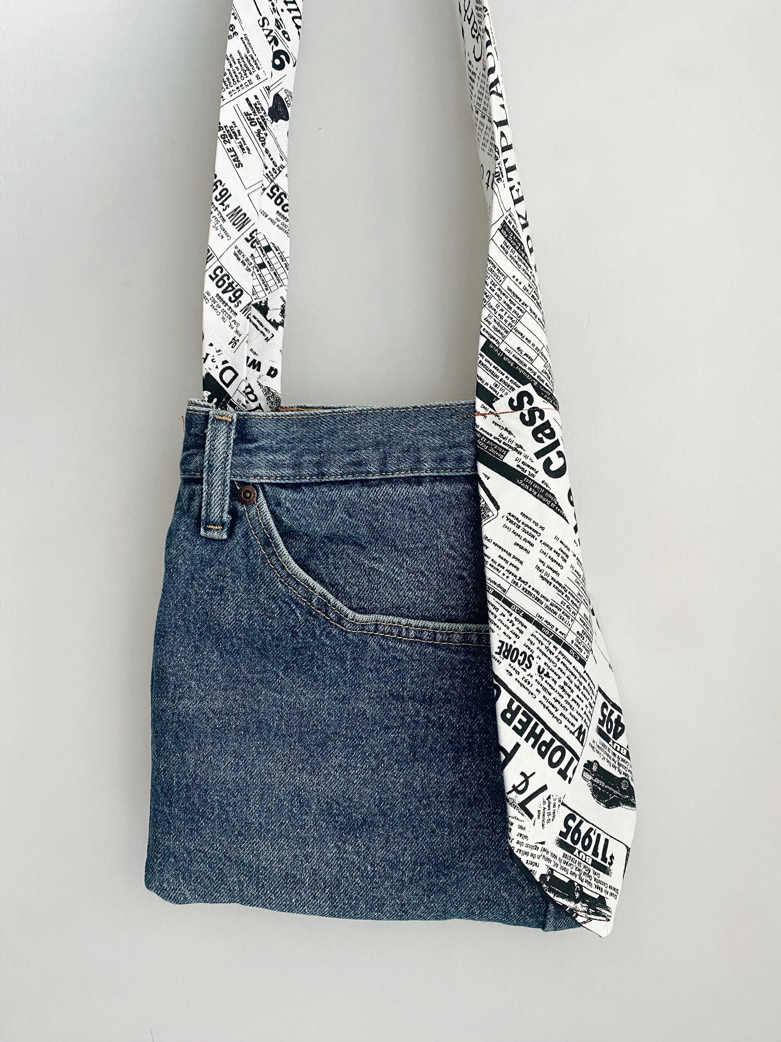 Newspaper Tie Pocket Purse