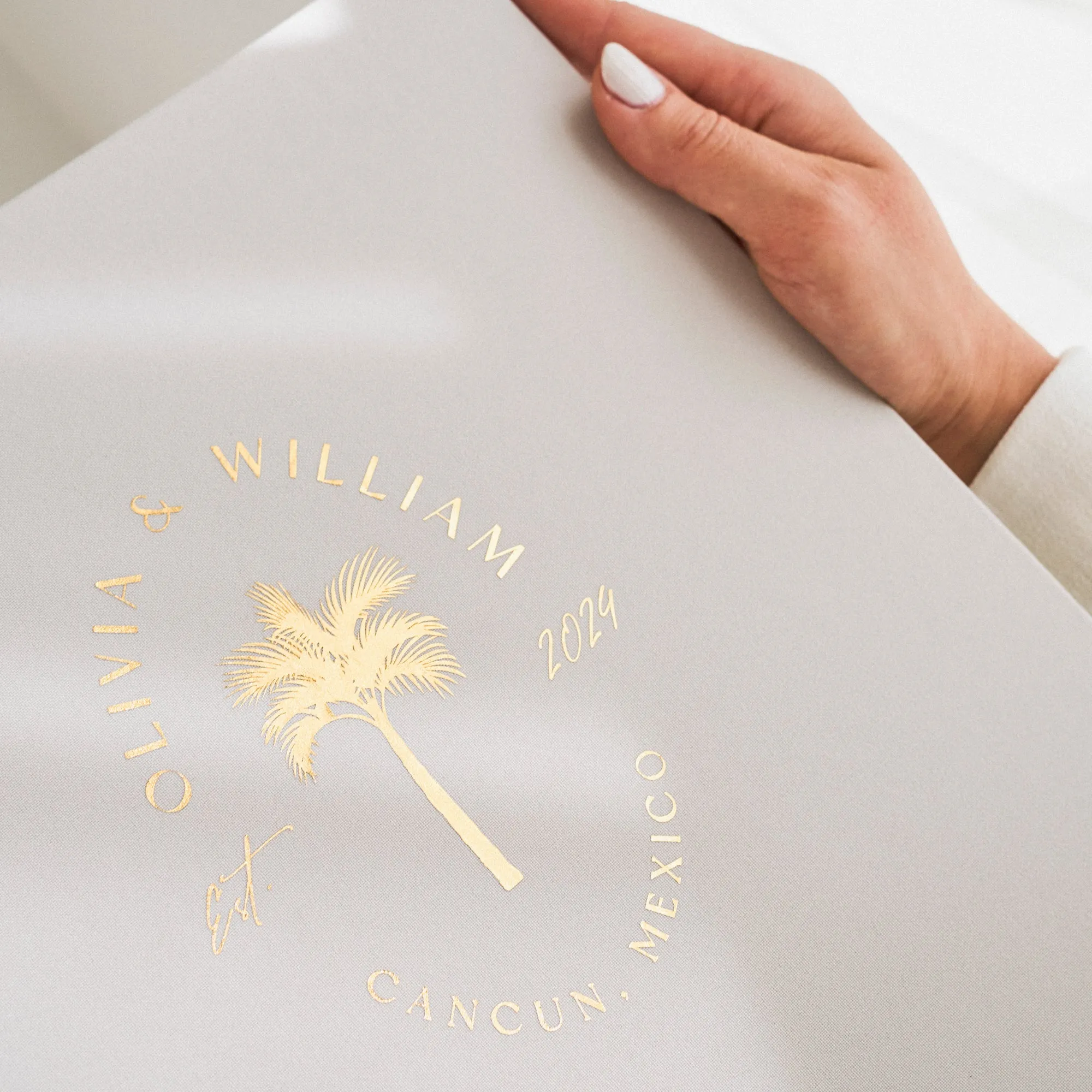Silky White   Real Gold | Guest Book | Beach Wedding