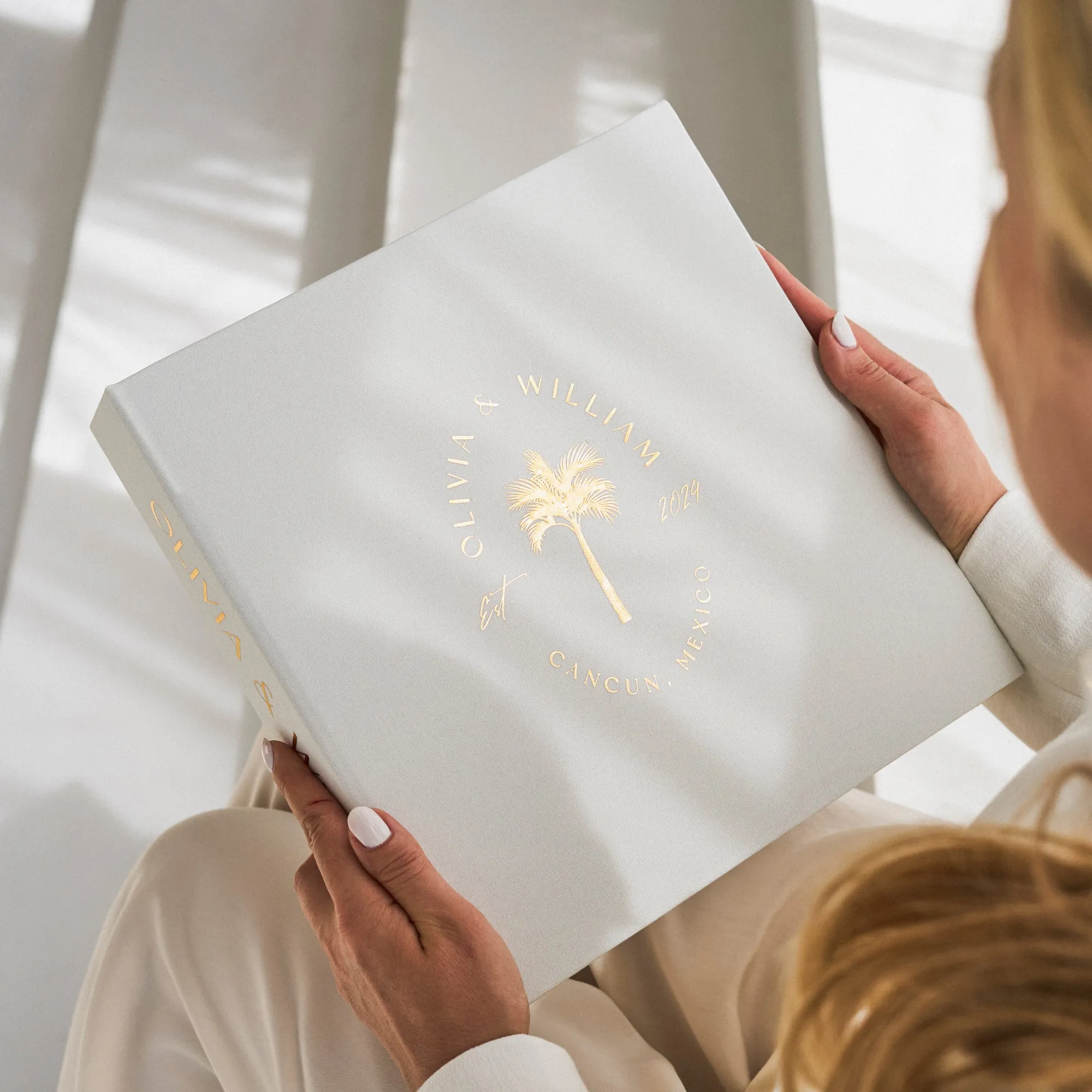 Silky White   Real Gold | Guest Book | Beach Wedding