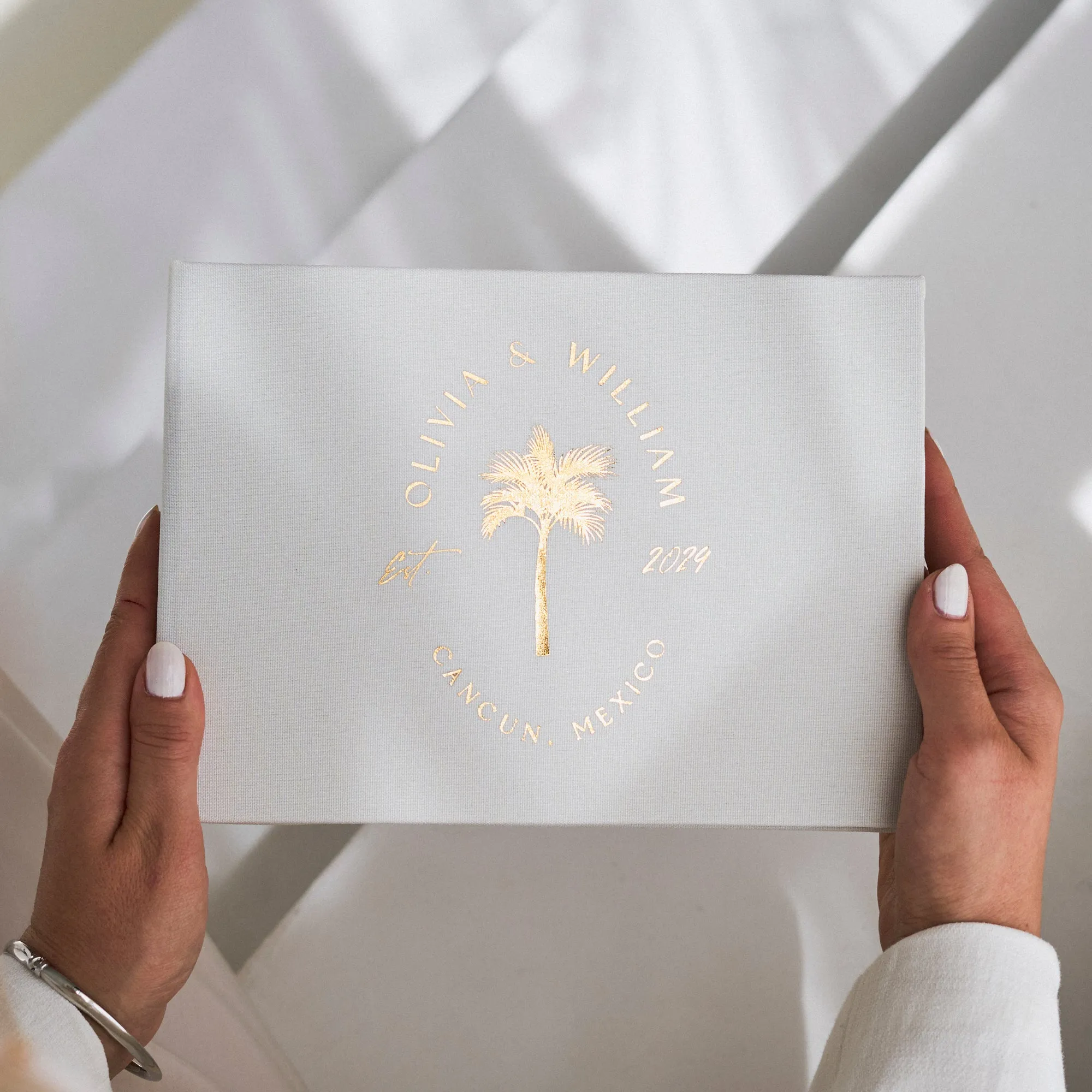 Silky White   Real Gold | Guest Book | Beach Wedding