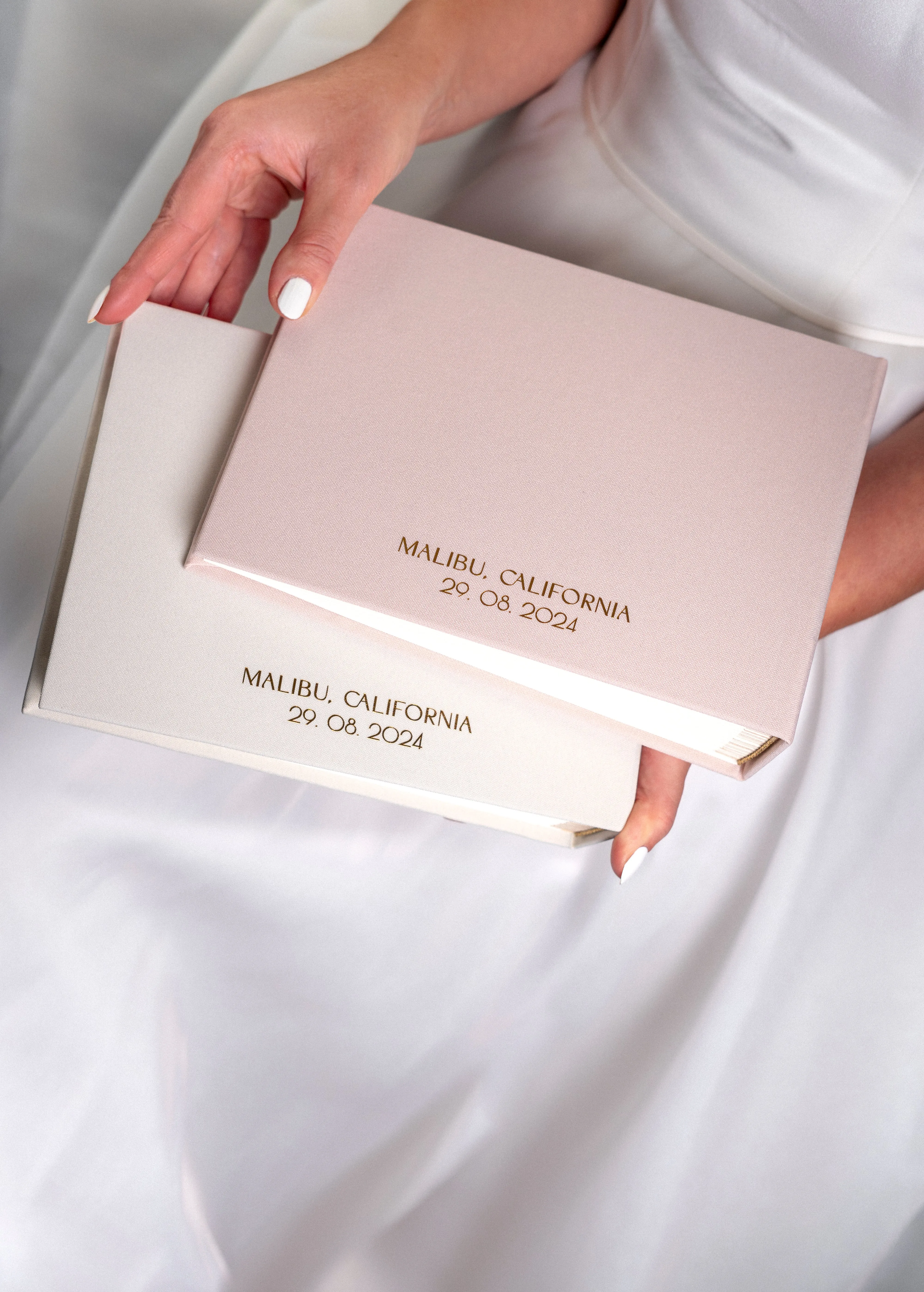Silky White   Real Gold | Guest Book