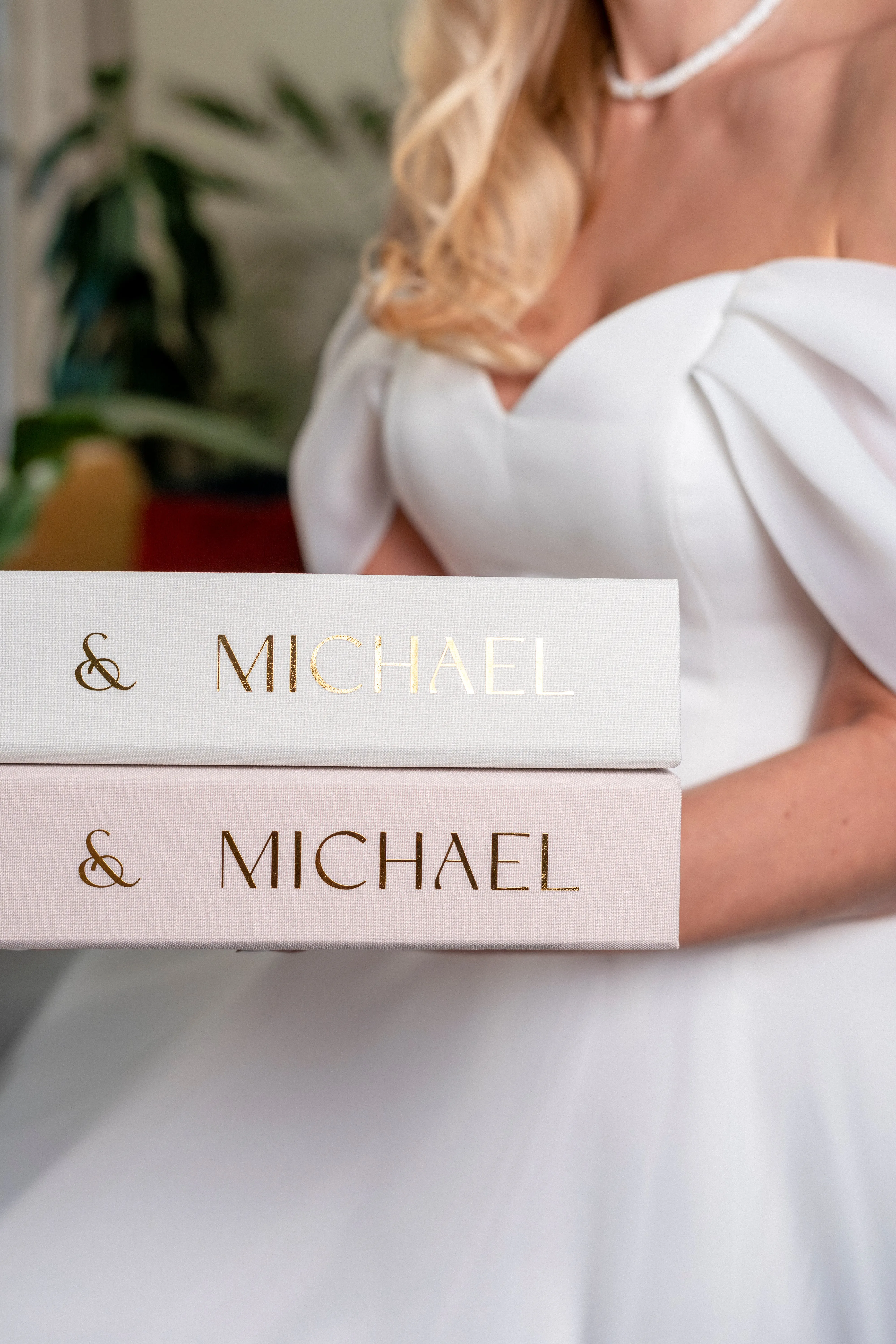 Silky White   Real Gold | Guest Book