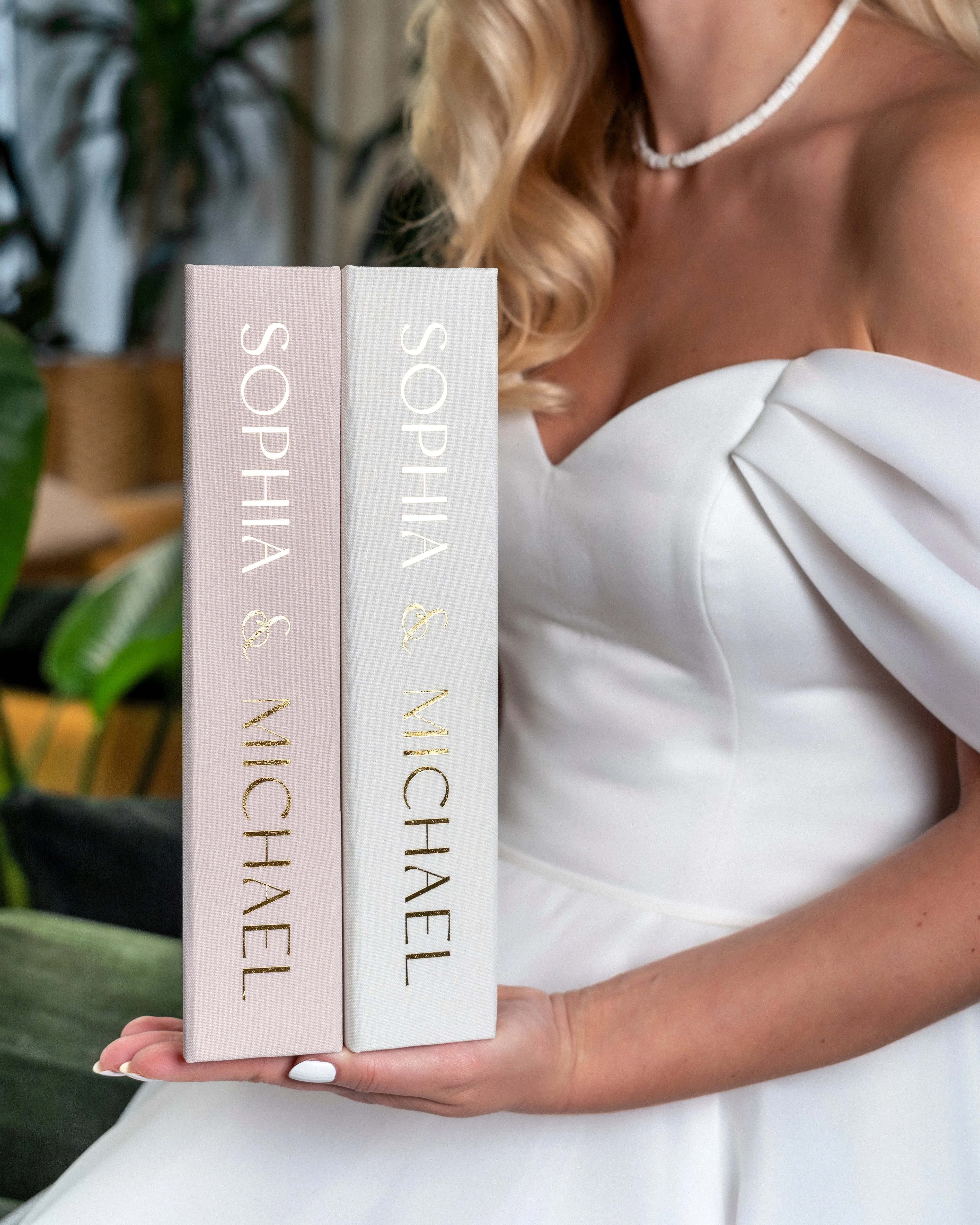 Silky White   Real Gold | Guest Book