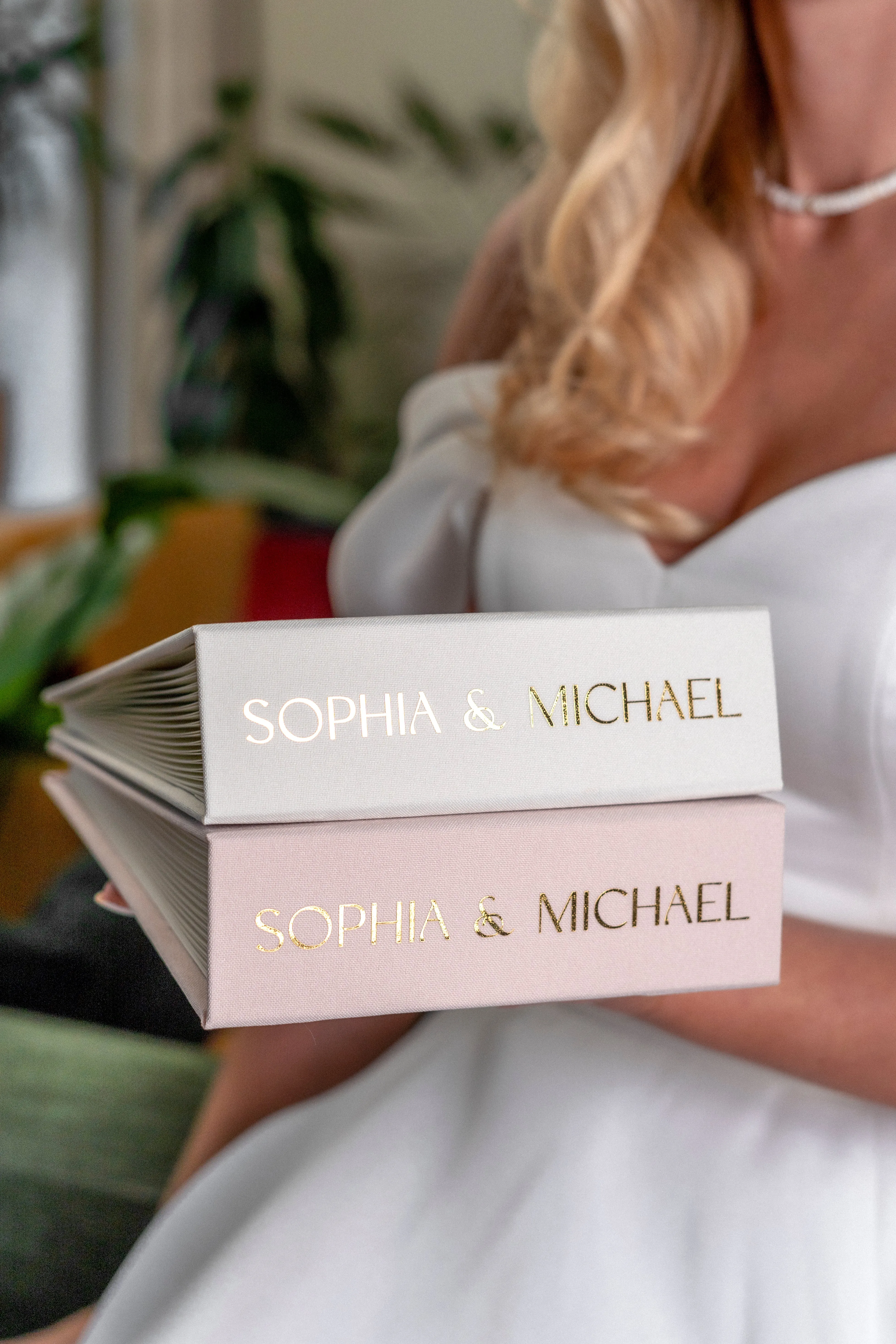 Silky White   Real Gold | Guest Book