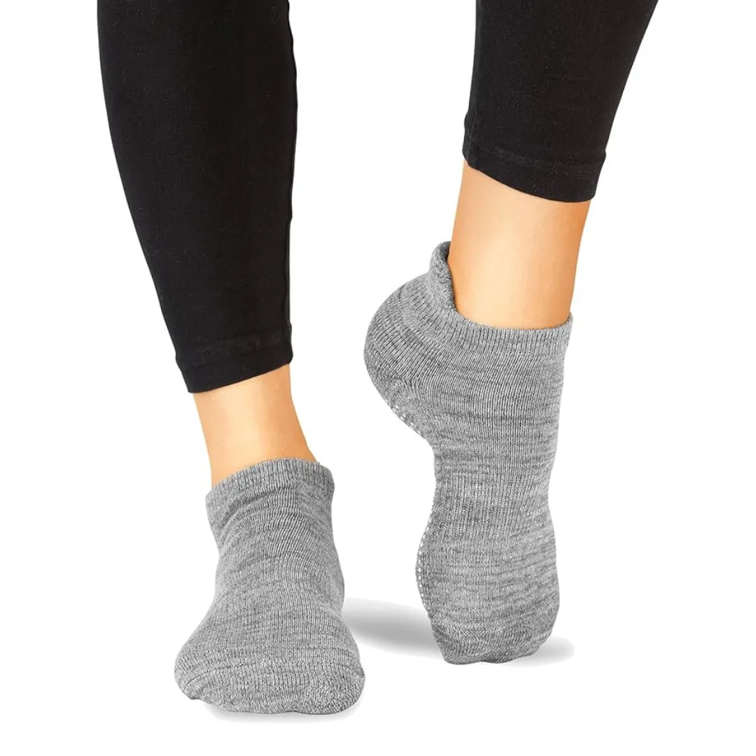 Women's Grey Non-Slip Grip Socks for Yoga Pilates Bar, Medium